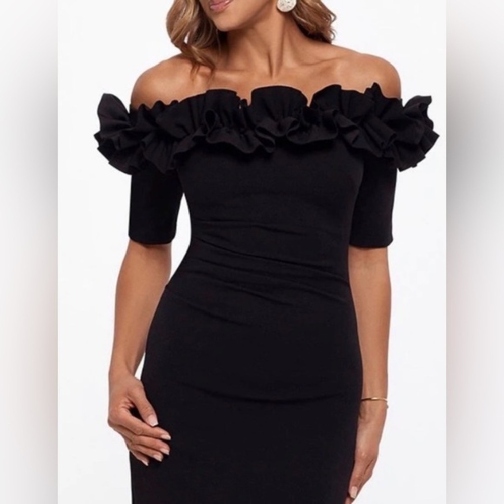 Xscape Womens Off-The-Shoulder, Floor-Length, NWT Size 8